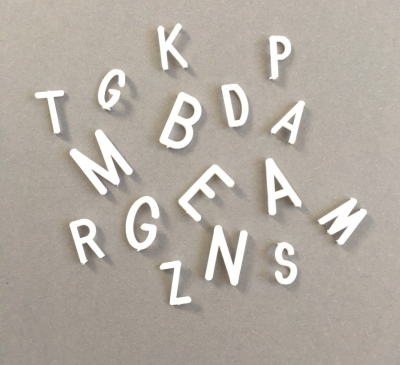 Vita bokstäver 1,9 cm till Bokstavstavla - Letter board  